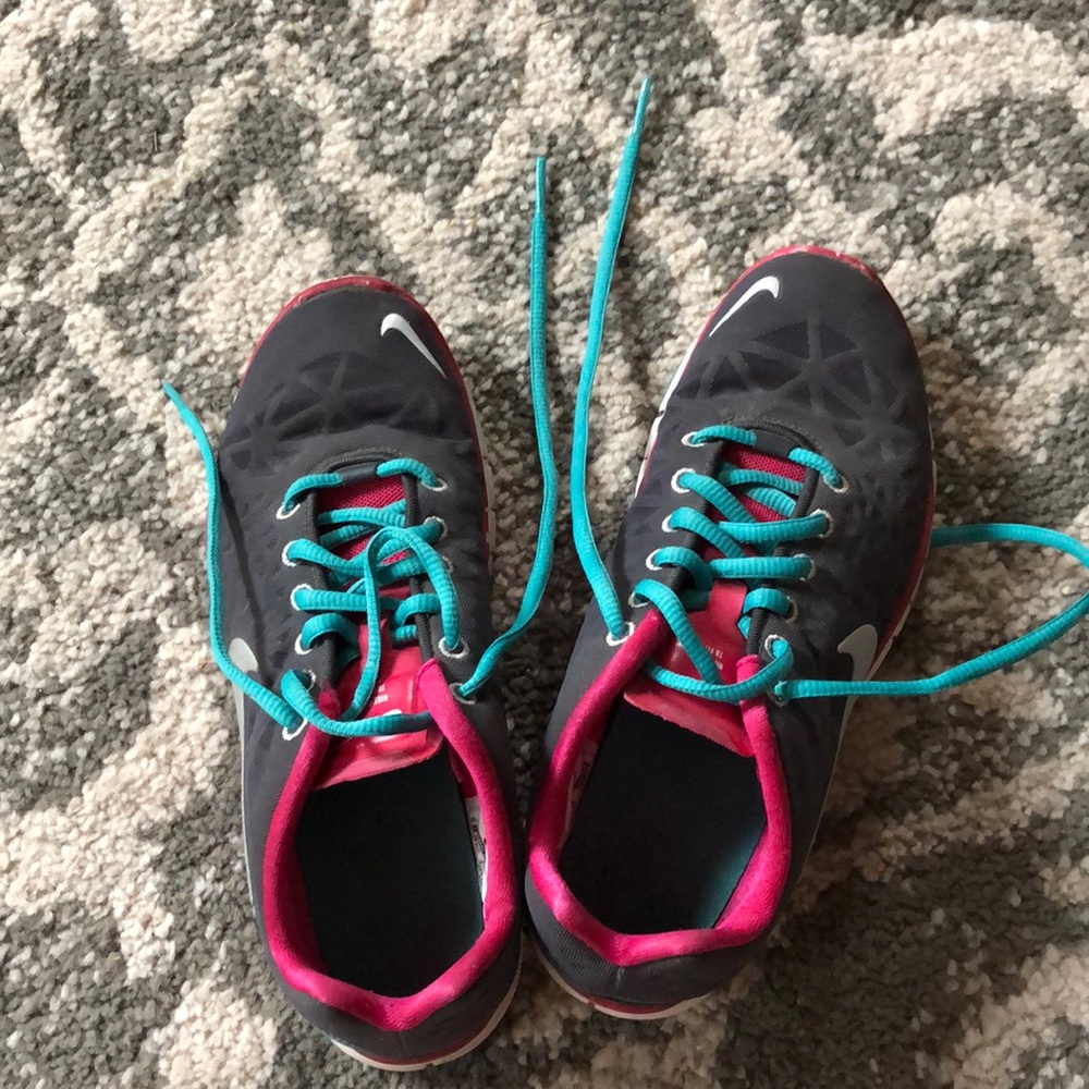 Size 6.5 Nike free tr fit 3